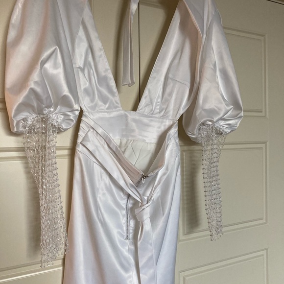 Beautiful deep neckline satin dress! - Picture 4 of 4